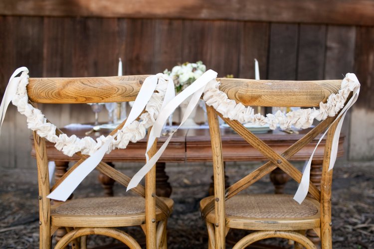 Гирлянды для декора стульев на свадьбу