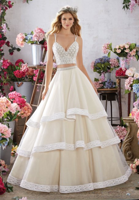 Яркий и стильный образ невесты в платье crop top