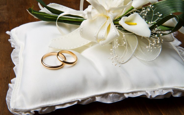 Простые и гладкие венчальные кольца