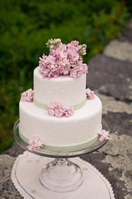 Свадебный тортик розового цвета