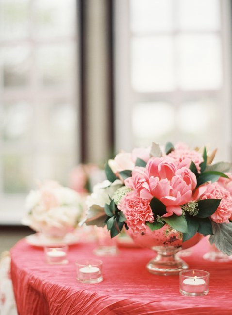 Оформлени е свадьбы в корраловом цвете
