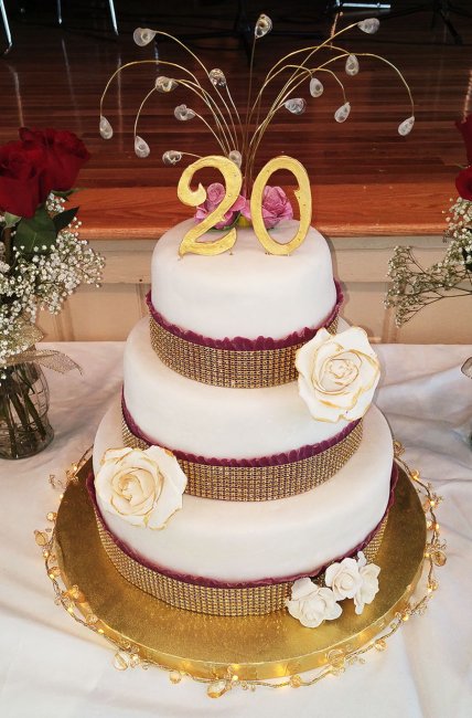 Торт на фарфоровую свадьбу (20 лет)