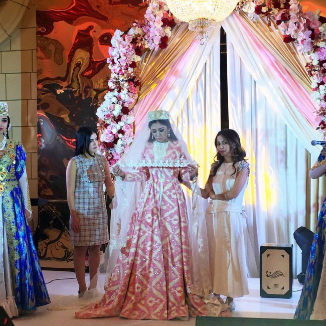 Национальное платье узбекской невесты
