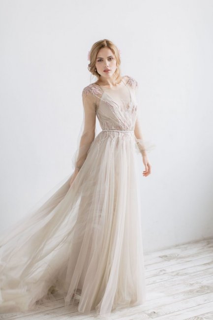Свадебное платье с прозрачными рукавами