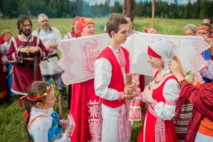 Свадебные обычаи и традиции в России
