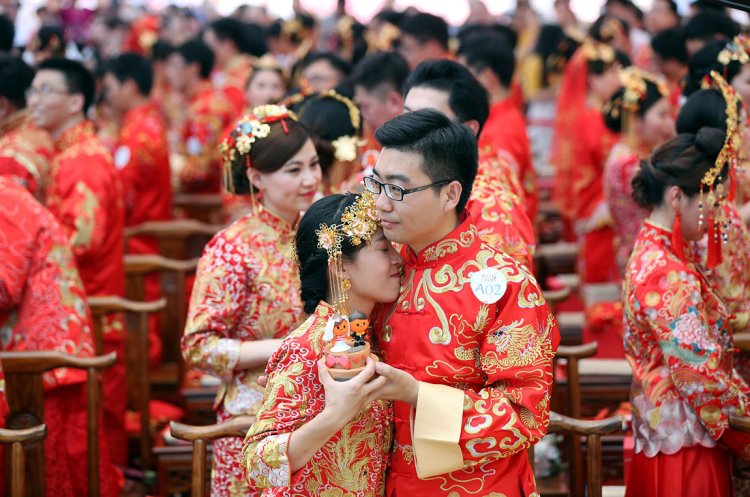 Традиционные китайские наряды на свадьбу
