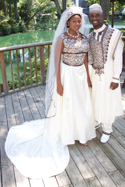 Нигерийская невеста в традиционном наряде