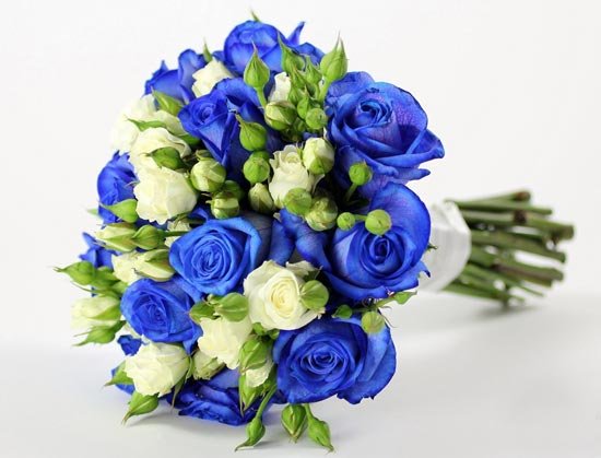Букет с синими розами