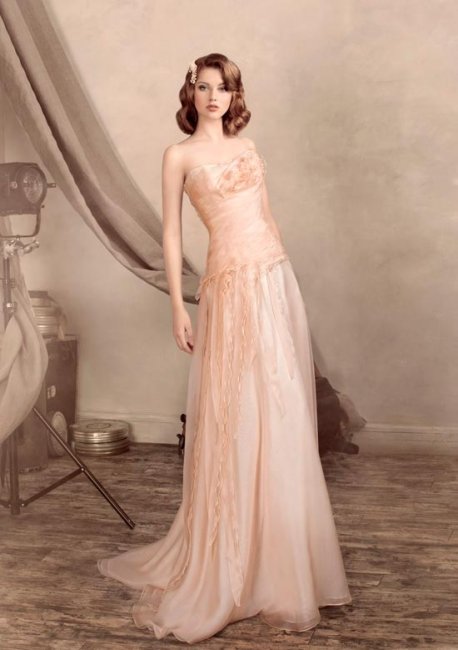 Персиковое свадебное платье в ретро-стиле