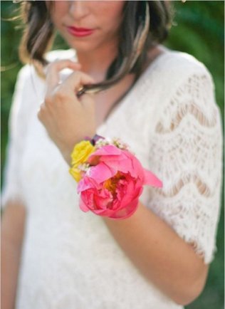 браслет для подружек невесты с крупным цветком