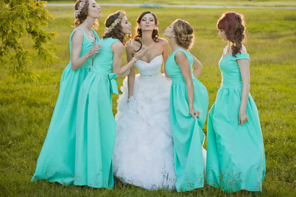 Нежные бирюзовые платья для подружек невесты фото