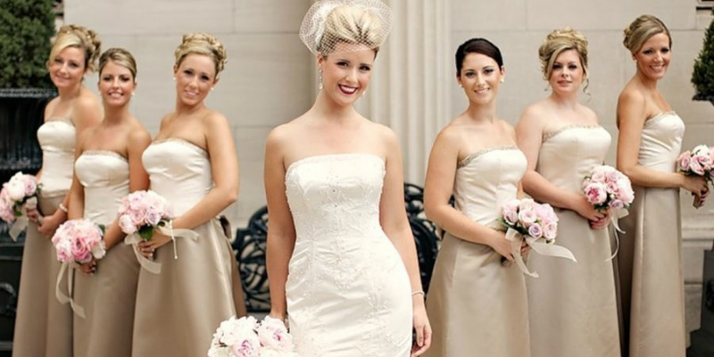 невеста-блондинка, подружки невесты