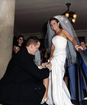 подвязка на ногу невесте