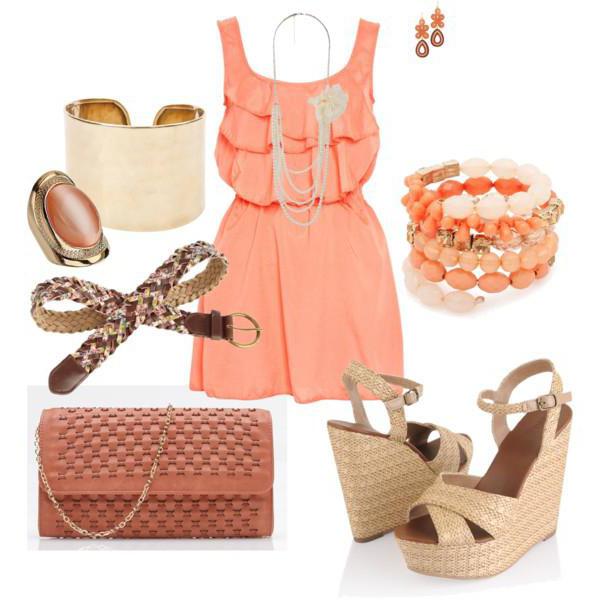 платье персикового цвета 